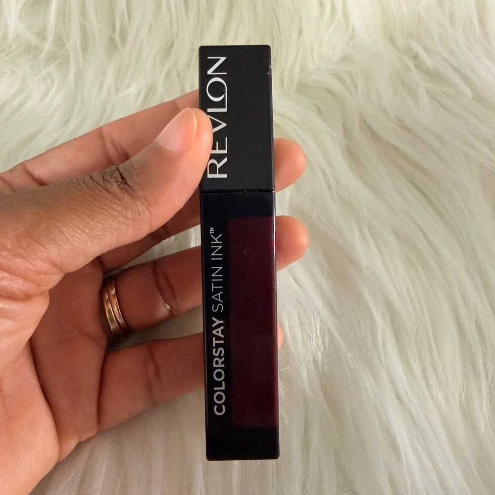 Revlon ColorStay Satin Ink Lipstick Womens 0.17oz Black Cherry 022 Like New DARK